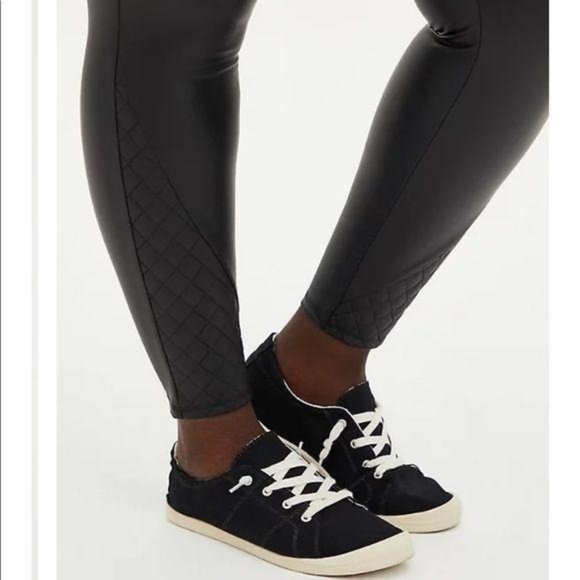 PLATINUM LEGGING - FAUX LEATHER QUILTED HEM - Picture 4 of 5